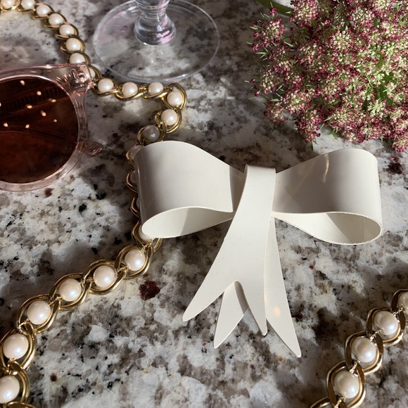 Vintage Grandmillennial Bow Barrette - Picture 2 of 4